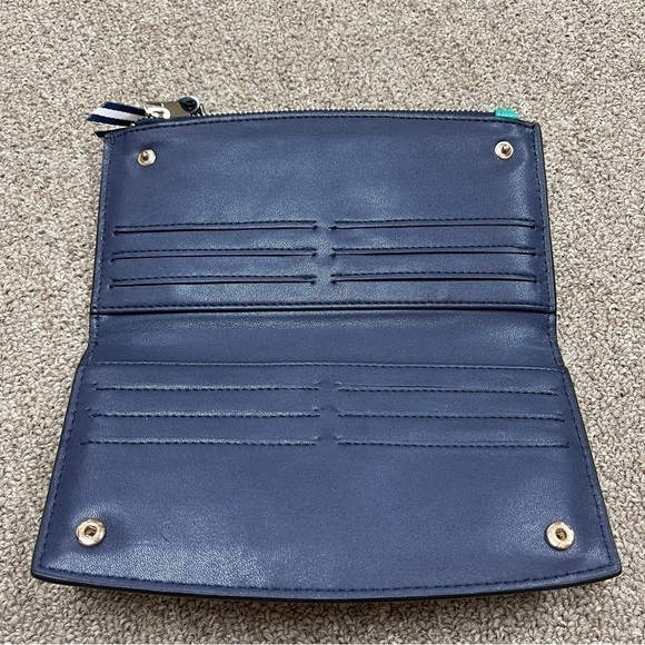 A New Day: Folding Wallet - Picture 5 of 9